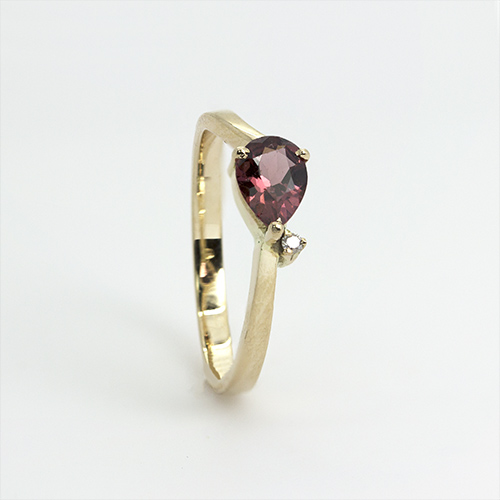 Zaveris 9 Carat Yellow Gold Pomegranate and Diamond Ring