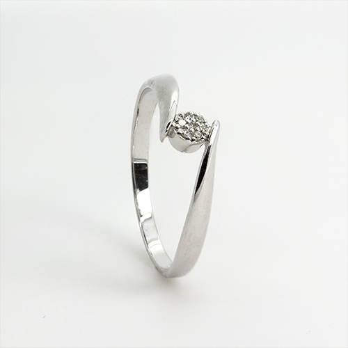 Zaveris Bypass 18 Carat White Gold Diamond Ring
