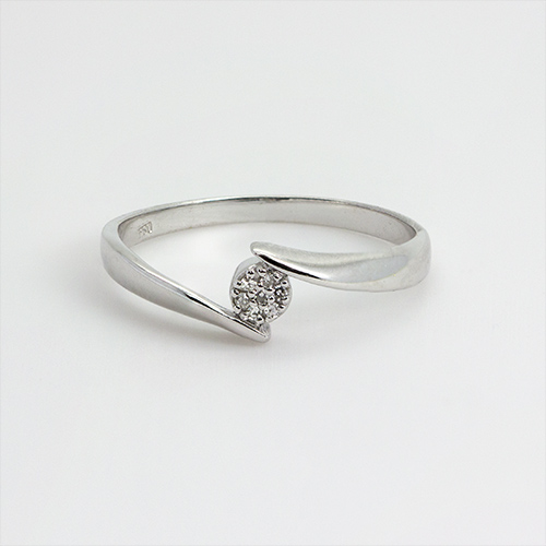 Zaveris Bypass 18 Carat White Gold Diamond Ring