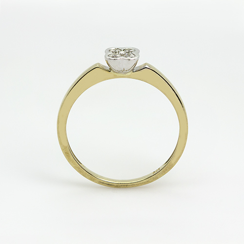 Zaveris 9 Carat Yellow Gold and Clover Cubic Zirconia Ring