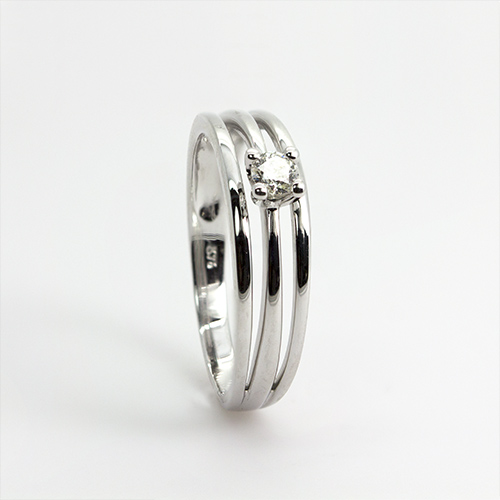 Zaveris 9 Carat White Gold Split Shank Diamond Ring