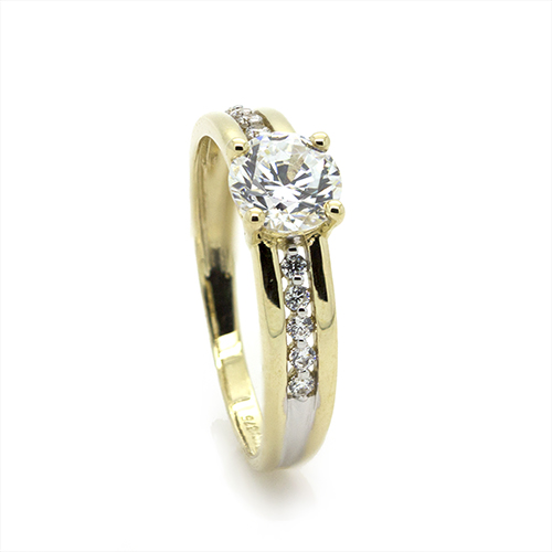 Zaveris 9 Carat Yellow Gold and Round Cut Cubic Zirconia Ring