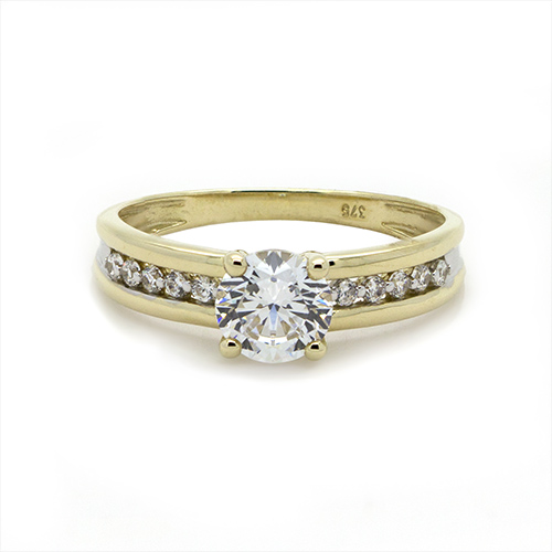 Zaveris 9 Carat Yellow Gold and Round Cut Cubic Zirconia Ring