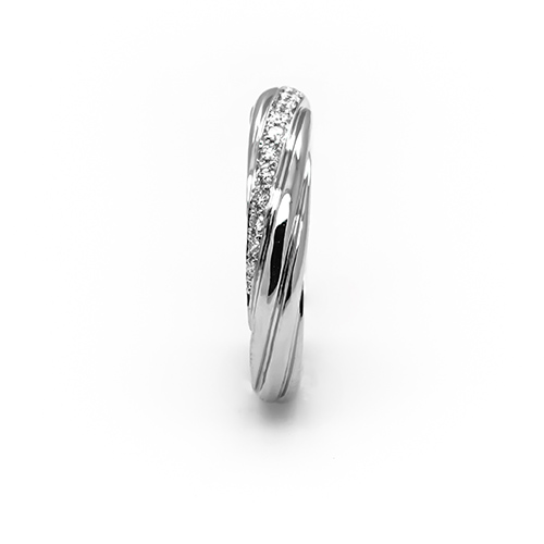 Zaveris Stylish 18 Carat White Gold Diamond Band
