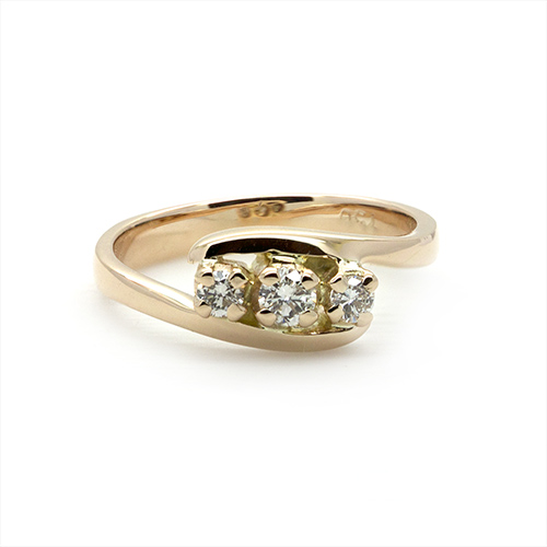 Zaveris 18 Carat Yellow Rose Gold Diamond Ring