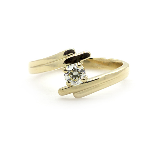 Zaveris Step Down Bypass 18 Carat Yellow Gold Diamond Ring