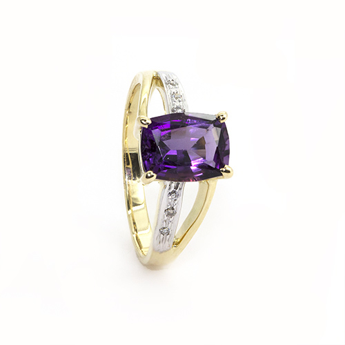 Yellow Gold Rectangular Amethyst and Diamond Ring