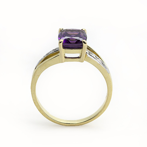 Zaveris 18 Carat Yellow Gold Rectangular Amethyst and Diamond Ring