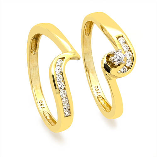Zaveris Interlocked 18 Carat Solid Yellow Gold Diamond Ring