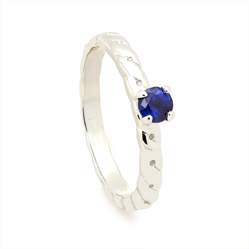 Zaveris 9 Carat White Gold Blue Sapphire Ring