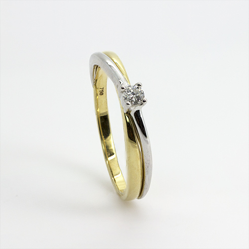 Zaveris Crossover 18 Carat Yellow Gold Diamond Ring