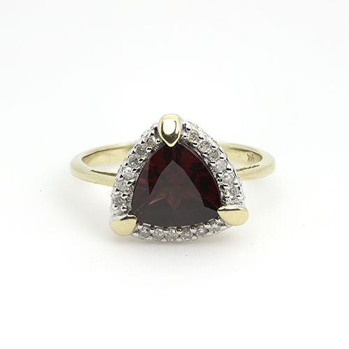 Zaveris 9 Carat Yellow Gold Garnet and Diamond Ring
