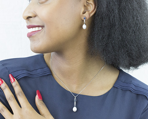Zaveris 18 Carat White Gold Pearl and Blue Sapphire Pendant Set