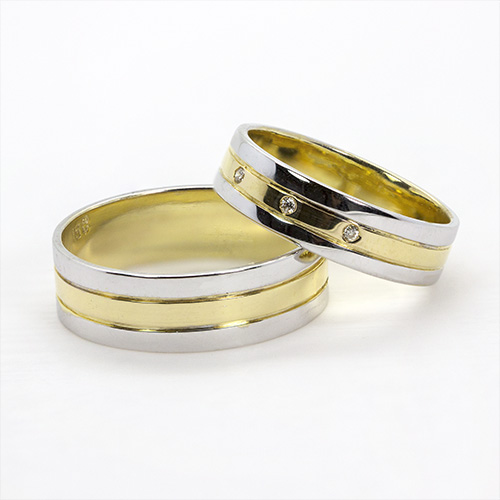 Zaveris 18 Carat White and Yellow Gold Diamond Wedding Bands
