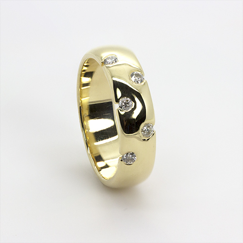 Zaveris 18 Carat Yellow Gold Ladies Diamond Wedding Ring