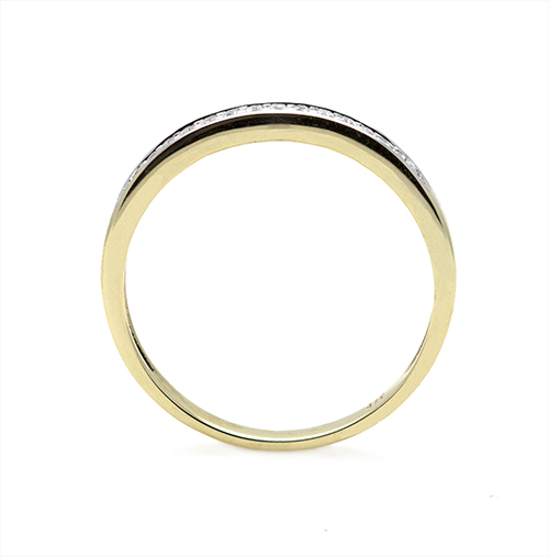 Zaveris 9 Carat Yellow Gold Cubic Zircon Wedding Ring