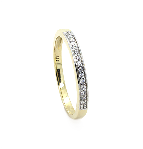 Zaveris 9 Carat Yellow Gold Cubic Zircon Wedding Ring