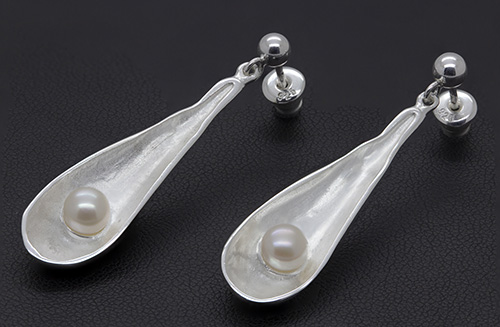 Zaveris Sterling Silver and Pearl Pendant Set