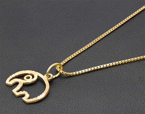 Zaveris 18 Carat Yellow Gold Elephant Pendant Necklace