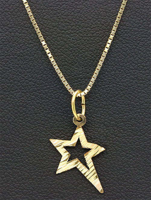 Zaveris 18 Carat Yellow Gold Long Star Pendant Necklace