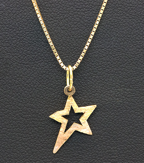 Zaveris 18 Carat Yellow Gold Long Star Pendant Necklace