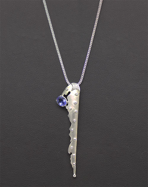 Zaveris 18 Carat White Gold Oval Cut Tanzanite and Diamond Necklace