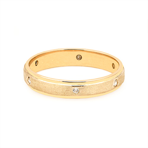 Zaveris Flush 9 Carat Yellow Gold Cubic Zirconia Ring