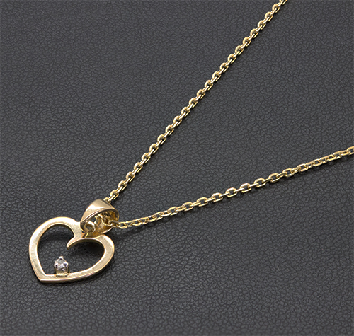 Zaveris Heart-Shaped 18 Carat Yellow Gold and Diamond Necklace