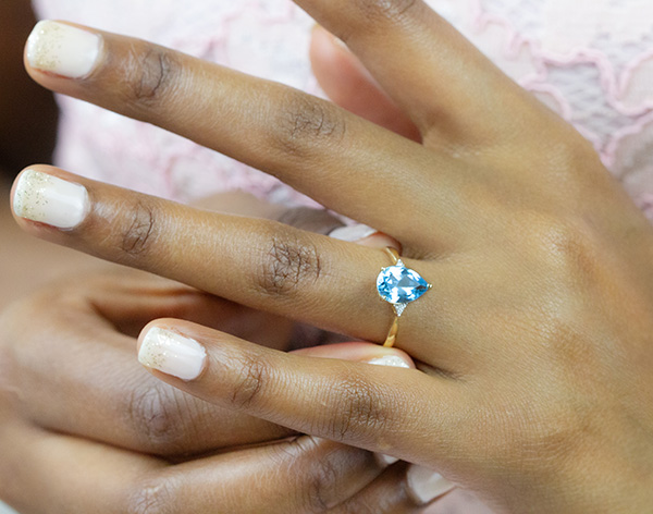 Zaveris 14 Carat Yellow Gold Tear Drop Blue Topaz and Side Stone Diamond Ring