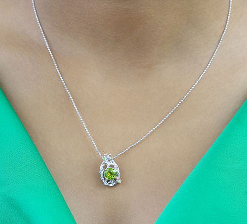 Zaveris Sterling Silver Peridot Pendant