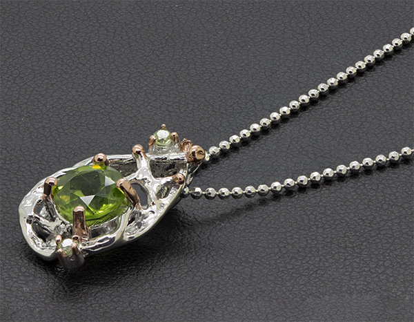 Zaveris Sterling Silver Peridot Pendant