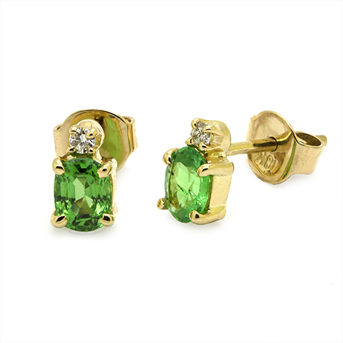 Zaveris 18 Carat Yellow Gold Oval-Cut Tsavorite and Diamond Pendant Set
