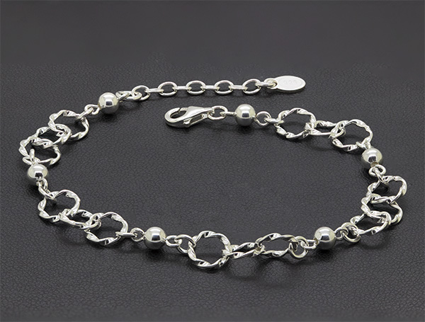 Zaveris Sterling Silver Twisted Elegance Bracelet