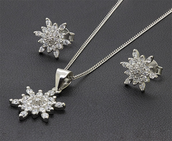 Zaveris Sterling Silver Winter Wonderland Pendant Set