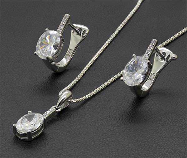 Zaveris Sterling Silver Oval of Elegance Pendant Set