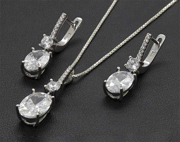Zaveris Sterling Silver Oval and Round Elegance Pendant Set