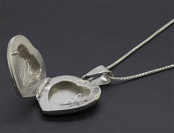 Zaveris Sterling Silver Botanical Heart Locket
