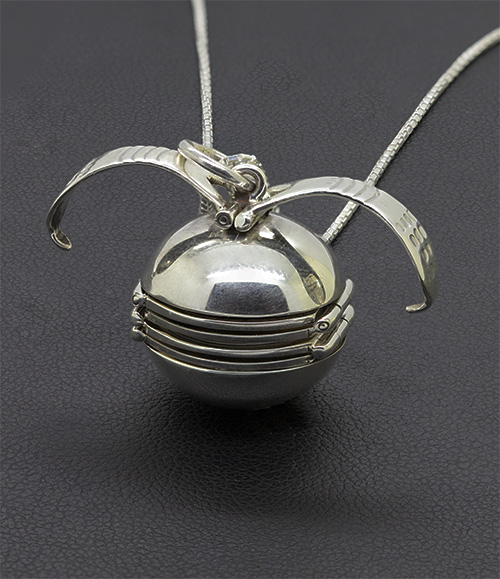 Zaveris Sterling Silver Hidden Treasures Locket
