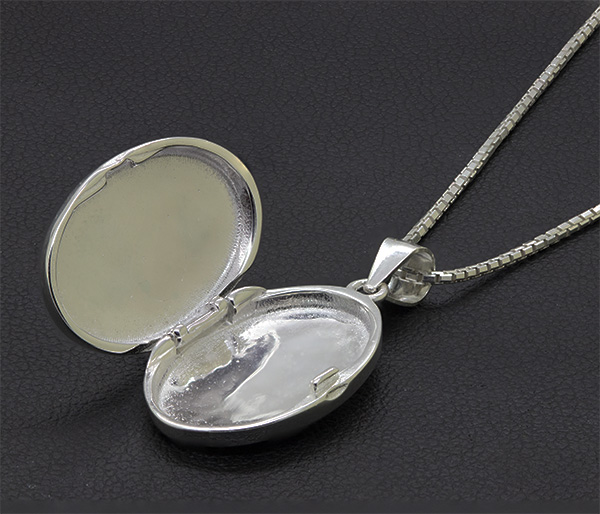 Zaveris Sterling Silver Sleek Secret Locket