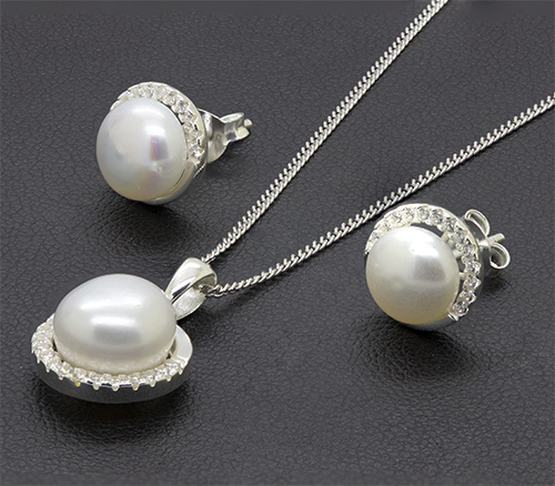 Zaveris Sterling Silver Semi-Round Pearl Pendant Set
