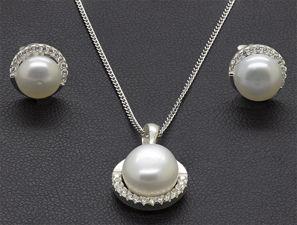 Zaveris Sterling Silver Semi-Round Pearl Pendant Set