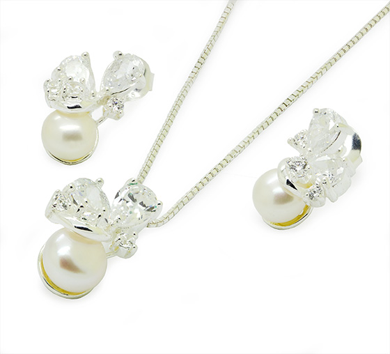 Zaveris Sterling Silver Shimmering Pearl Trio Pendant Set