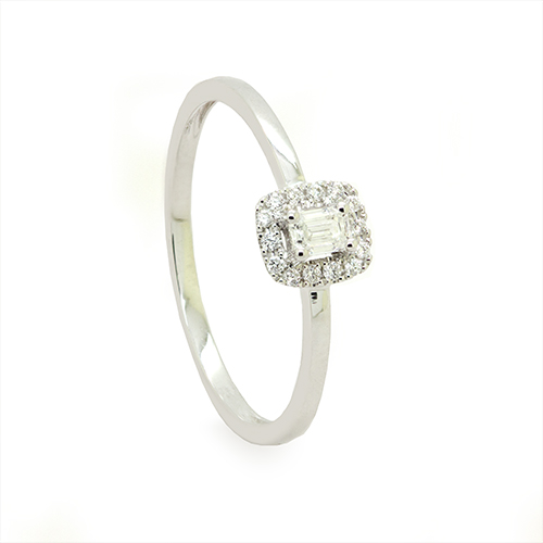 Zaveris 18 Carat White Gold Emerald-Cut Diamond Ring