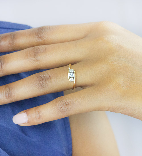 Zaveris 18 Carat Yellow Rose Gold Diamond Ring