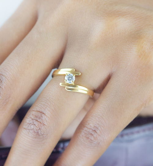 Zaveris Step Down Bypass 18 Carat Yellow Gold Diamond Ring