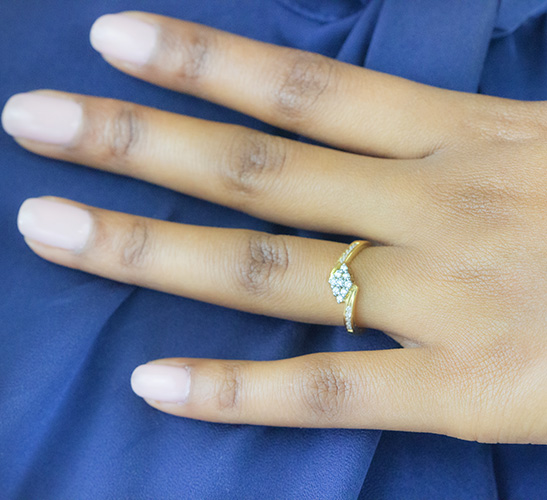 Zaveris 18 Carat Solid Yellow Gold Diamond Ring